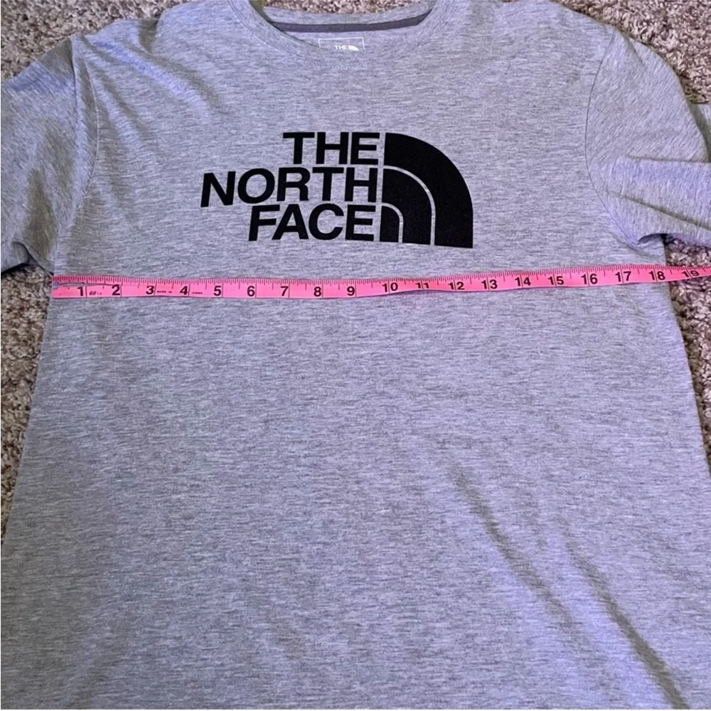 Men’s The North Face Short Sleeve T Shirt Small